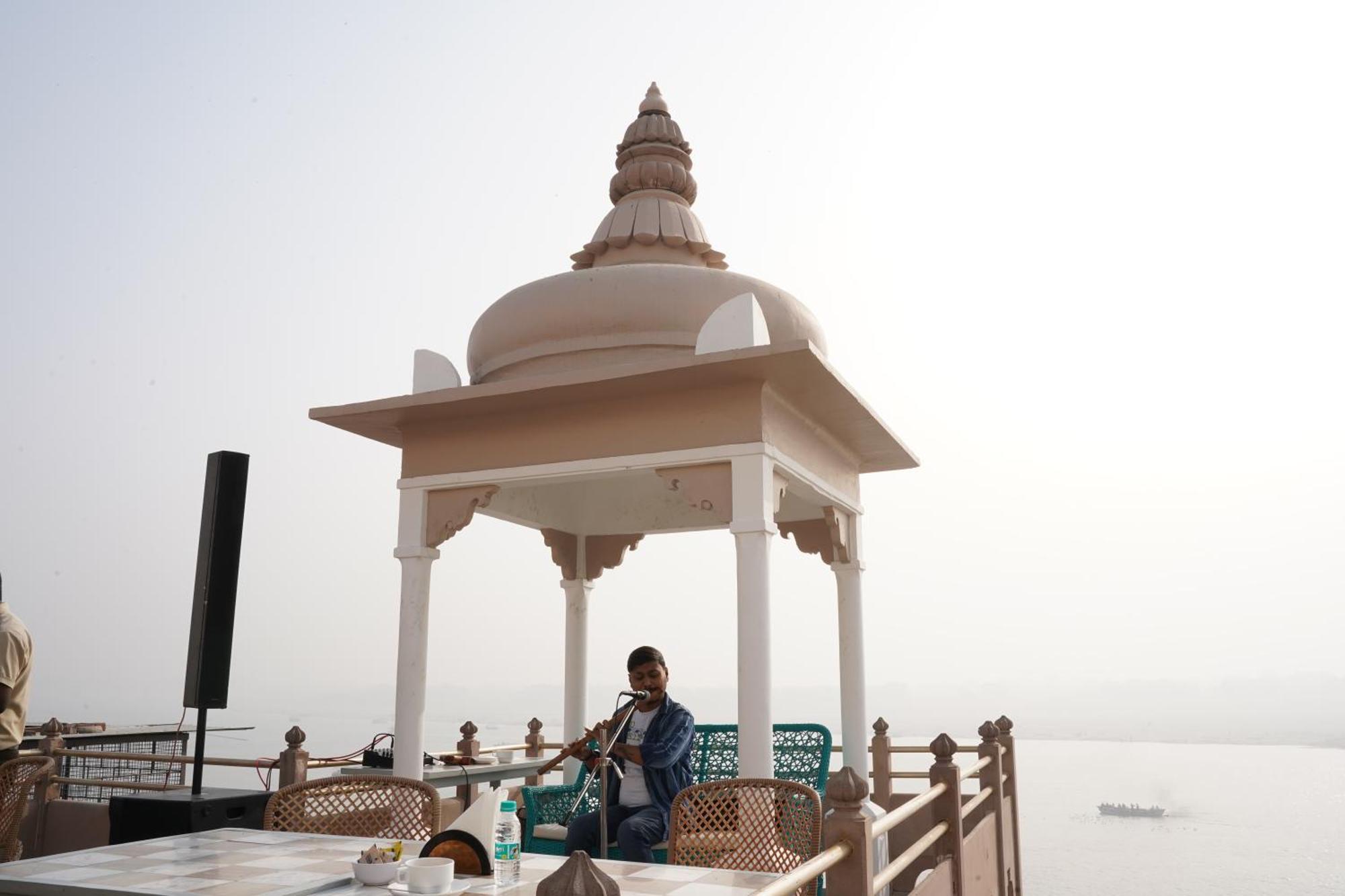 Hotel Guleria Kothi At Ganges Varanasi Esterno foto