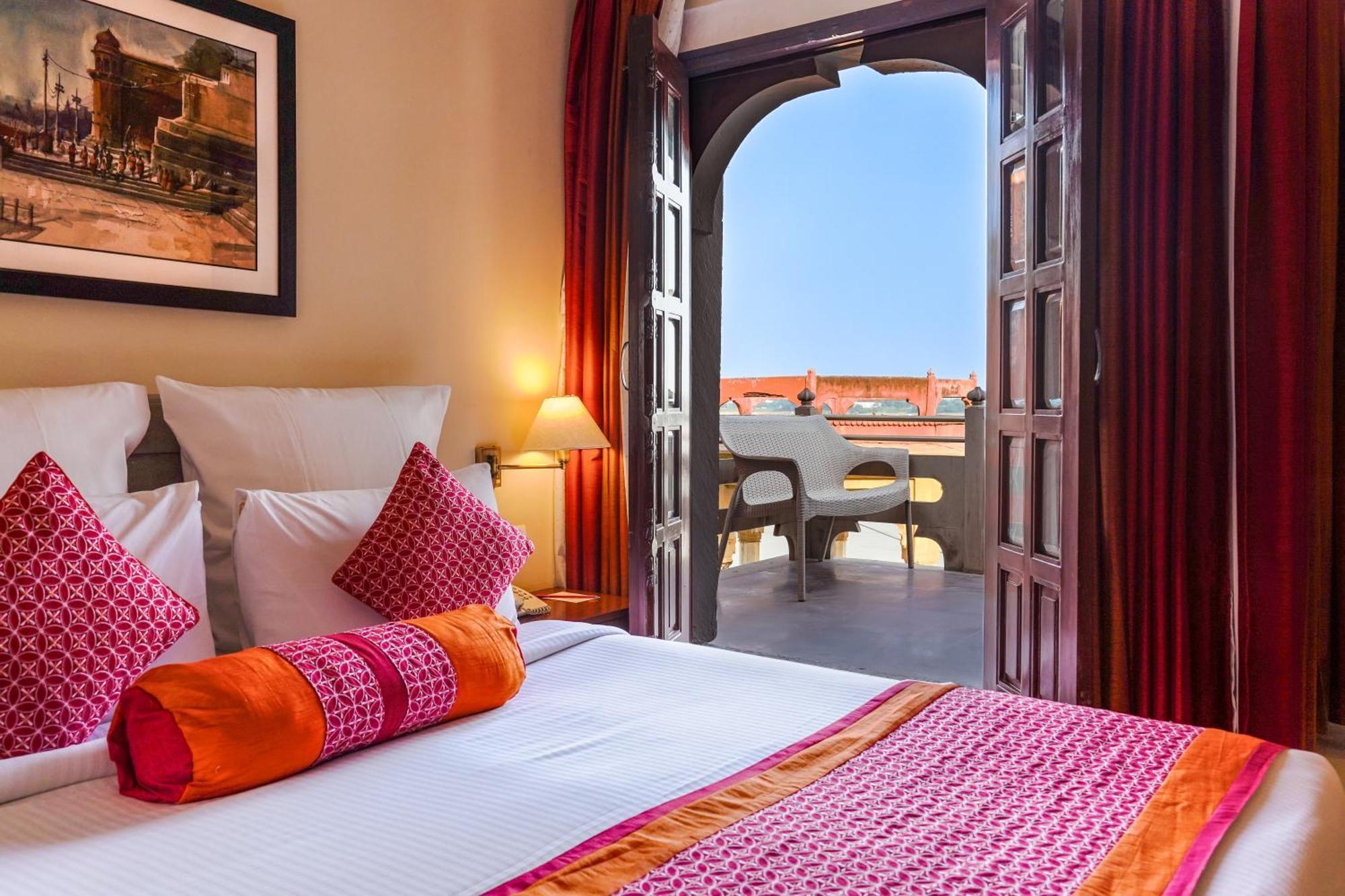 Hotel Guleria Kothi At Ganges Varanasi Esterno foto