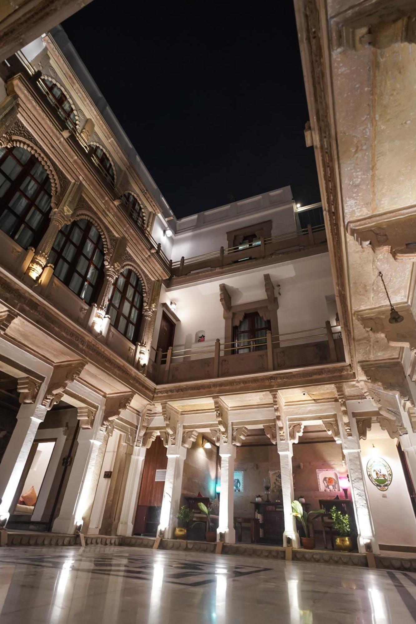 Hotel Guleria Kothi At Ganges Varanasi Esterno foto