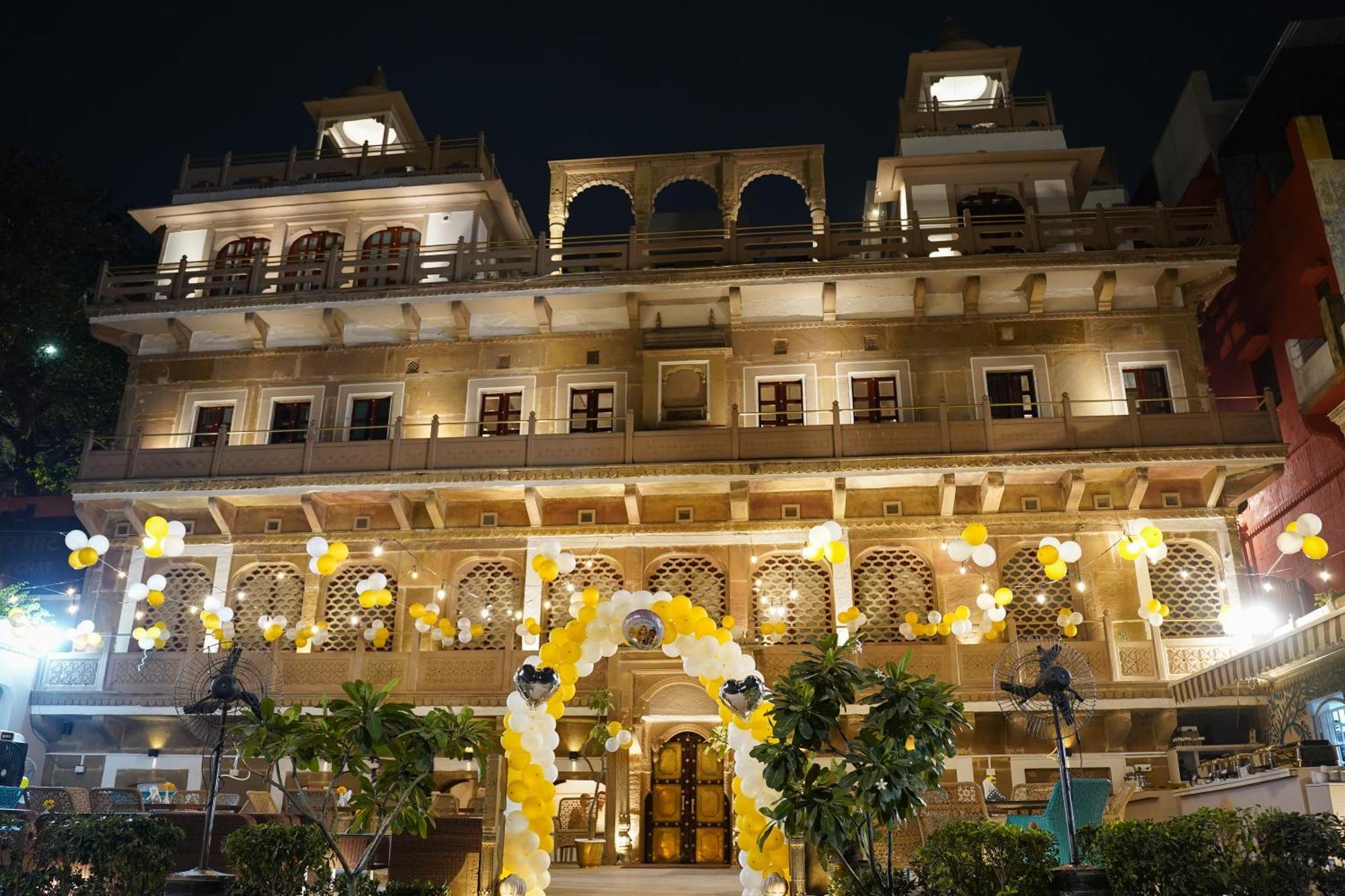 Hotel Guleria Kothi At Ganges Varanasi Esterno foto