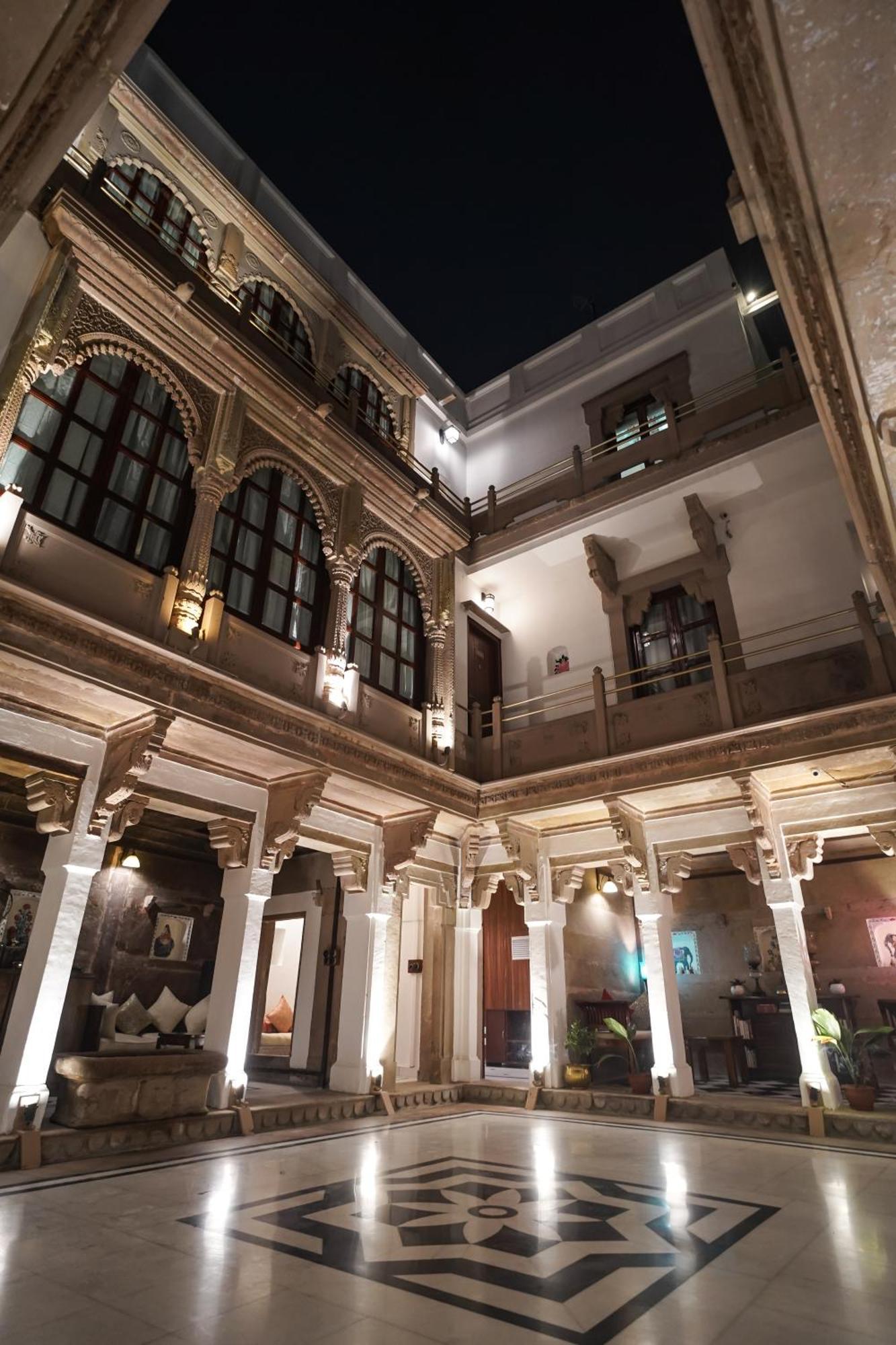 Hotel Guleria Kothi At Ganges Varanasi Esterno foto