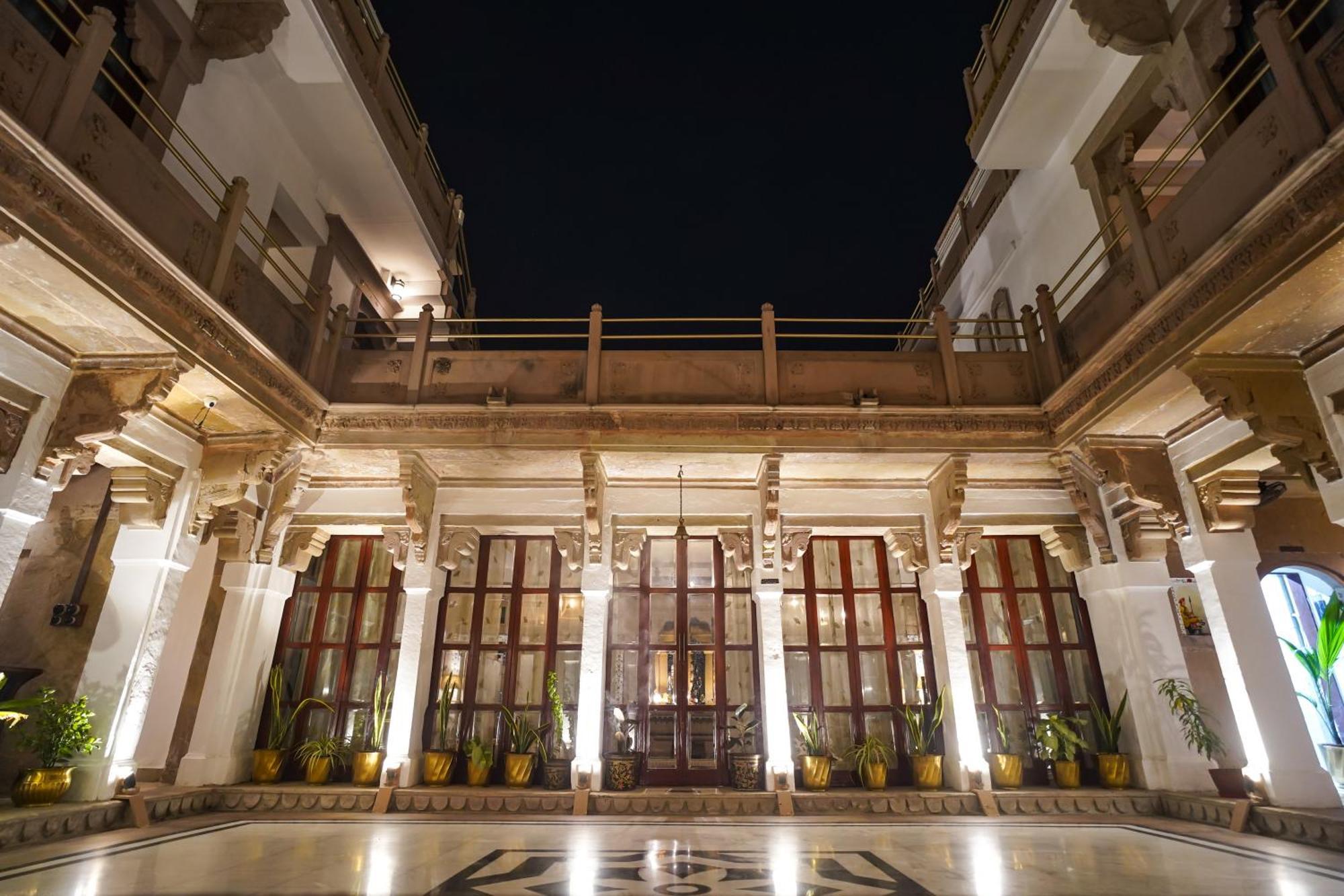 Hotel Guleria Kothi At Ganges Varanasi Esterno foto
