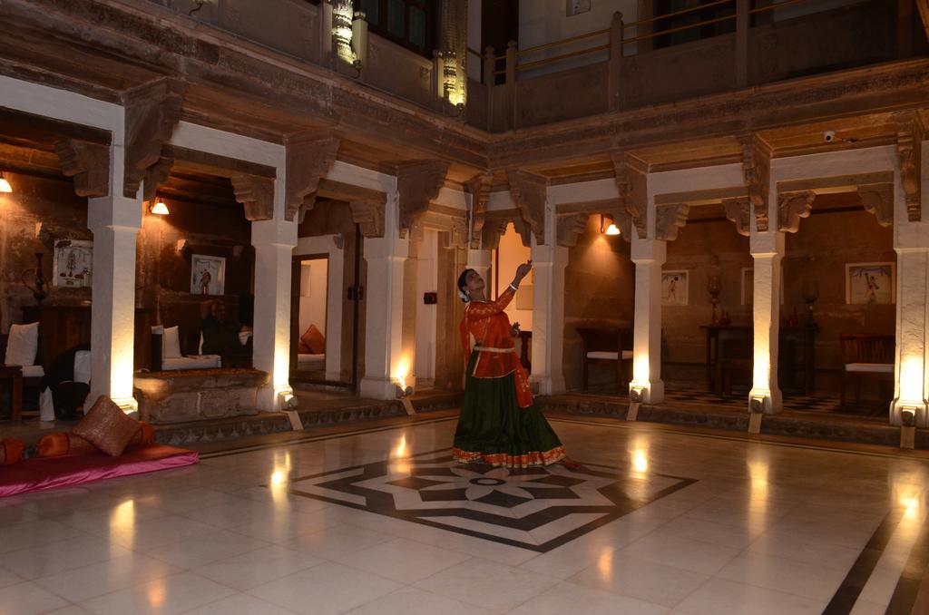 Hotel Guleria Kothi At Ganges Varanasi Esterno foto